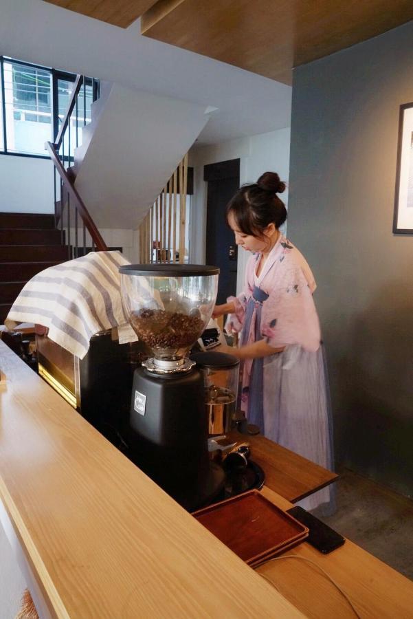曼谷yolo精品及对岸 3* 曼谷
